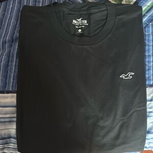 Like new black holister tee